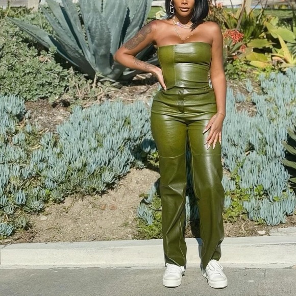 ASOS Green Faux Leather High rise Pleated Pants 6 - Picture 1 of 6